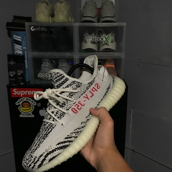 Profile Picture of Nick Rosa (@cleankicks215) on Poshmark