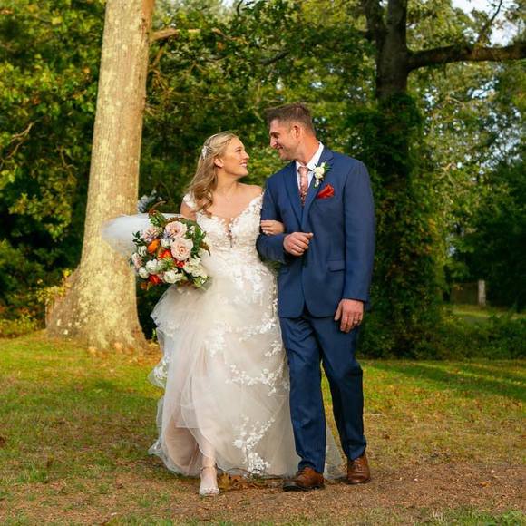 Profile Picture of Chris Zduniak (@cjz12785) on Poshmark