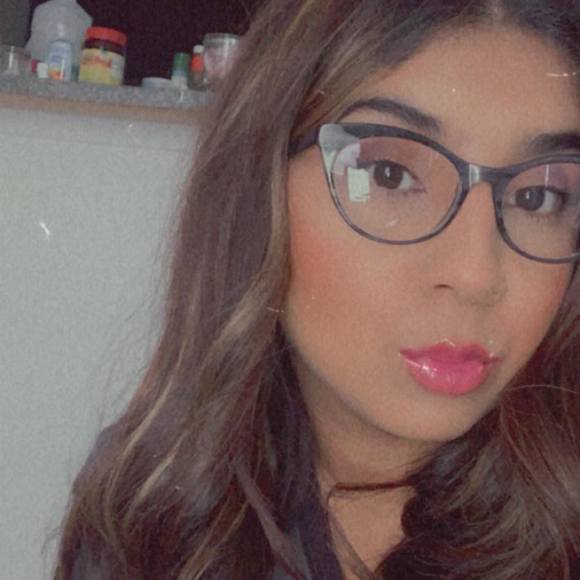 Profile Picture of Samantha Borrego (@samanthaborr619) on Poshmark