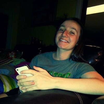 Profile Picture of Brittany Logan Pooleon Twitter