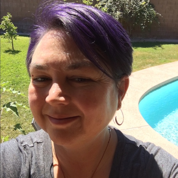 Profile Picture of Tami Staas (@tstaas) on Poshmark