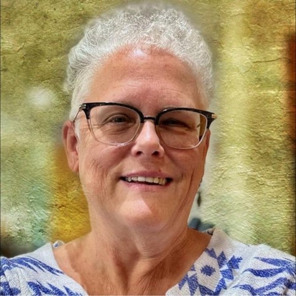 Roxann Musser jones - Poshmark Profile Picture of Roxann Musser jones (@roxyj1959) on Poshmark