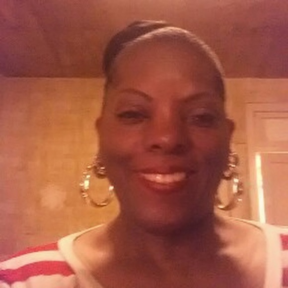 Profile Picture of Carolyn Norman (@cjnorman1068) on Poshmark
