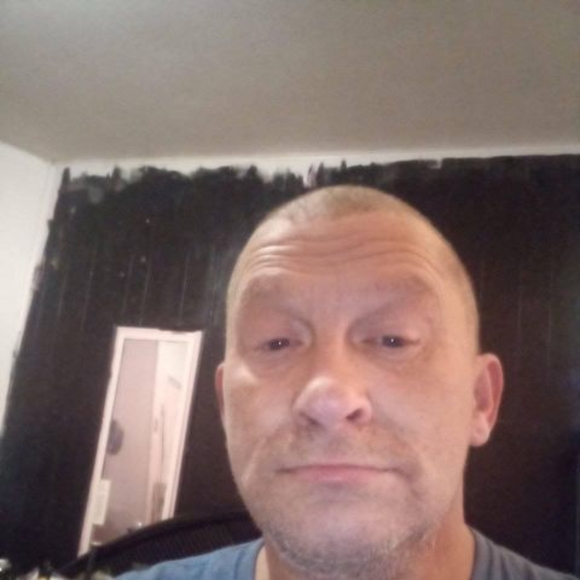 Profile Picture of Gary Britton (@garybrityon) on Poshmark