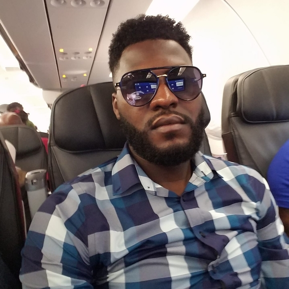 Jean-ernst Louissaint - Poshmark Profile Picture of Jean-ernst Louissaint (@jeanbinho9) on Poshmark