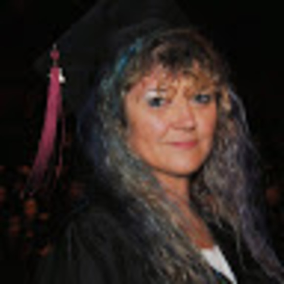 Profile Picture of Debra Scott (@debrascott999) on Poshmark