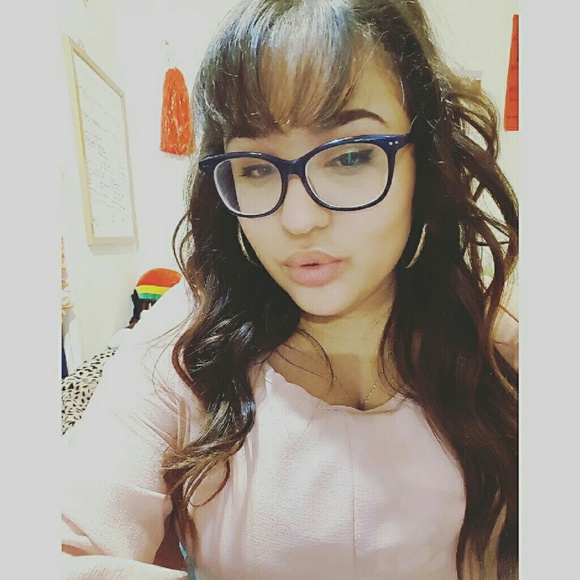 Profile Picture of Coralee Padilla (@cpadilla12) on Poshmark