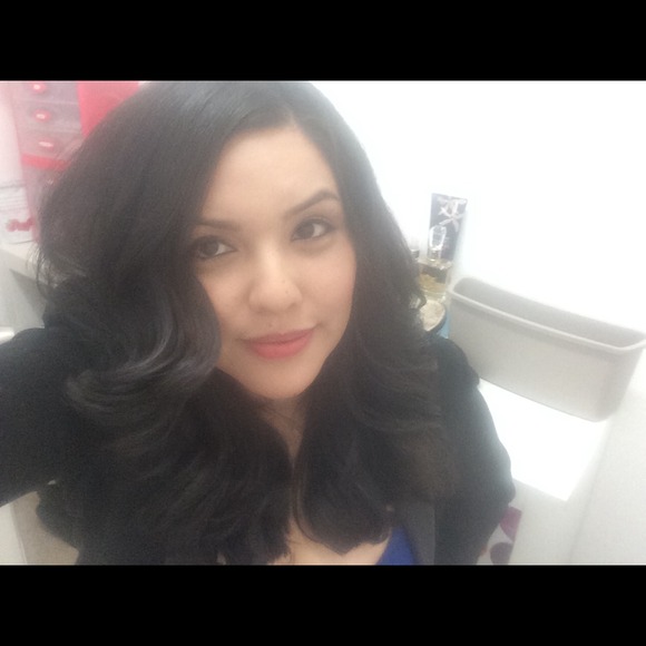 Profile Picture of Alex Rivero (@alexa008) on Poshmark