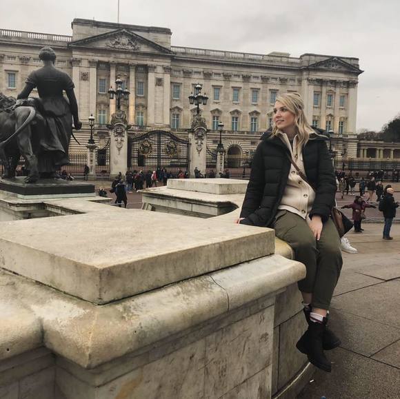 Profile Picture of Erinn Baddock (@erinnbaddock) on Poshmark