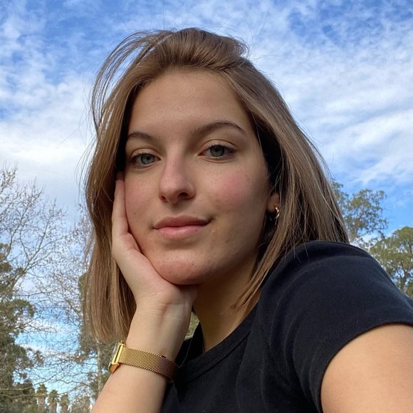 Profile Picture of Raquel Silva (@raquelsilva706) on Poshmark