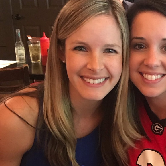 Profile Picture of Amanda Morgan (@amorgan91091) on Poshmark