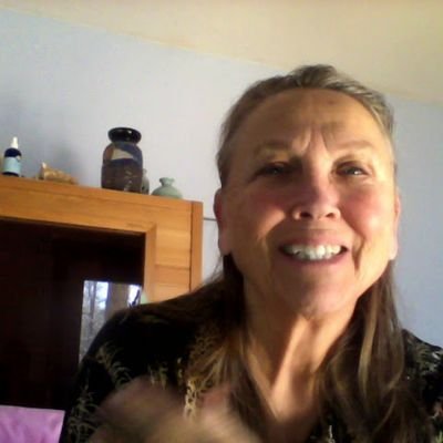 Profile Picture of Linda Hamilton (@beyondaddiction) on Twitter