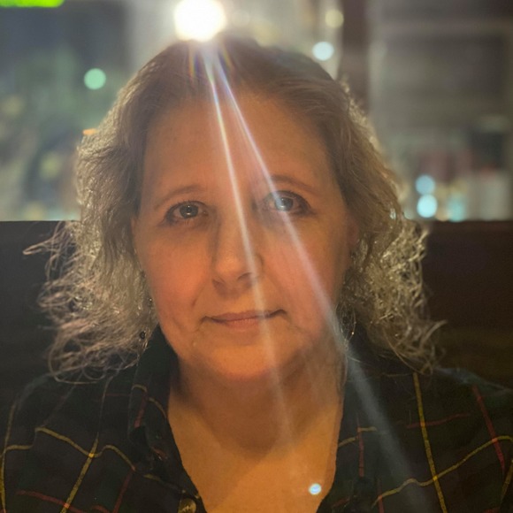 Profile Picture of Michele Stinecipher (@michelemkc) on Poshmark