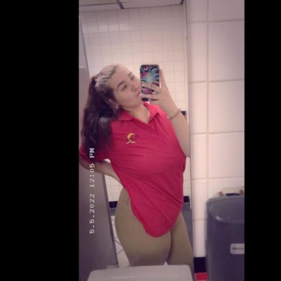 Skylar Ricketts - Poshmark Profile Picture of Skylar Ricketts (@skylarricketts) on Poshmark