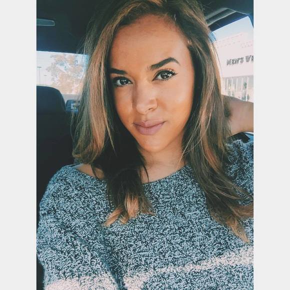 Profile Picture of Lauren Brewer (@lbrewer828) on Poshmark