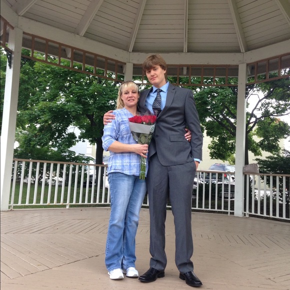 Profile Picture of Tiffany Tanzi (@tiffnjoe0004) on Poshmark