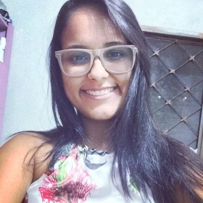Profile Picture of Bel (@IsabelSouza) on Twitter