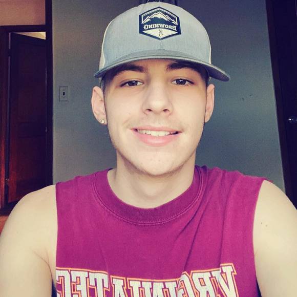 Profile Picture of Blake Tomlin (@ricky24464) on Poshmark