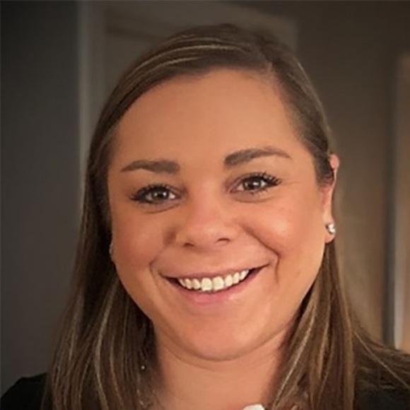 Profile Picture of Katey Grogan (@katey_grogan) on Poshmark