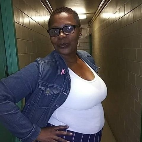 Profile Picture of Lisa Kellam (@kellamlisa861) on Poshmark