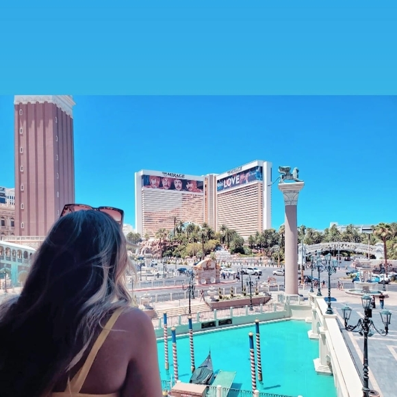 Renata Mautone - Poshmark Profile Picture of Renata Mautone (@mautone28) on Poshmark