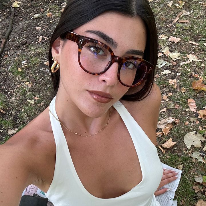 Profile Picture of   juju (@juliagrases) TikTok... (@juliagrases) on Tiktok
