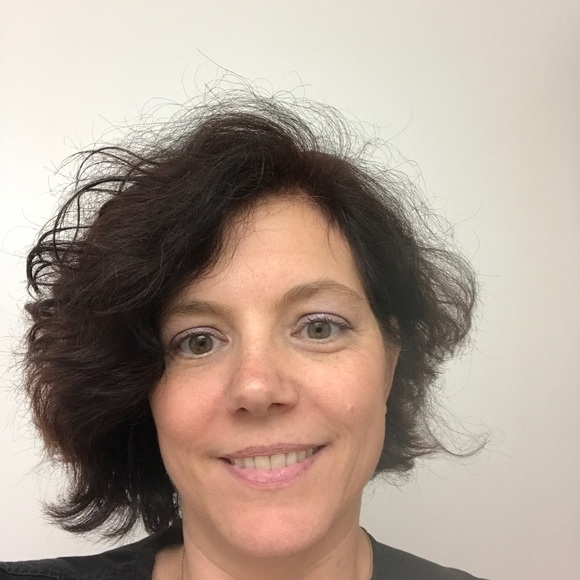 Profile Picture of Kim Bradley (@kimmierav) on Poshmark