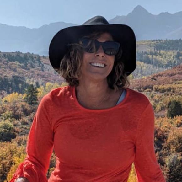 Profile Picture of Gloria Aguirre (@nimba1) on Poshmark