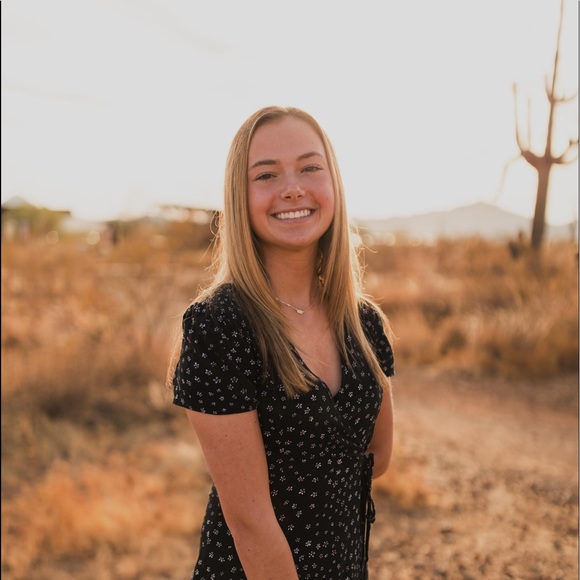 Profile Picture of Bryana Hogan (@bryanahogan) on Poshmark