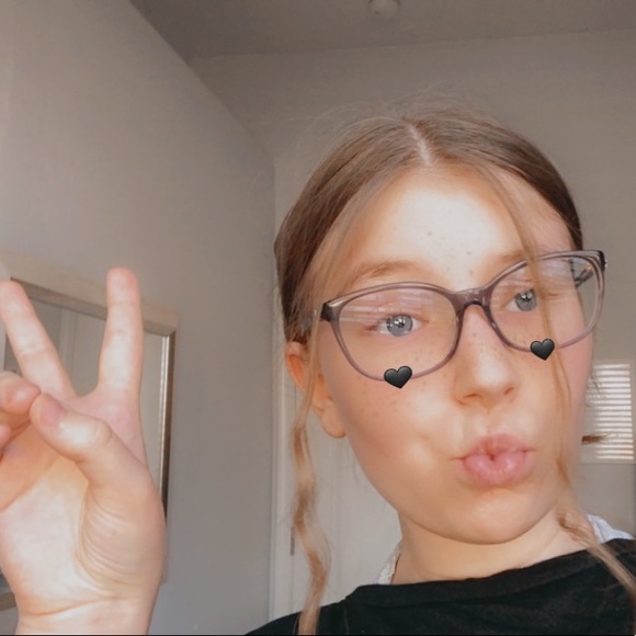 Madison Snedeker - Poshmark Profile Picture of Madison Snedeker (@snedekermadison) on Poshmark