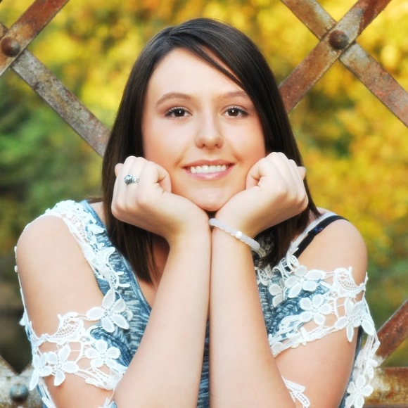 Profile Picture of Grace Keith (@gracekeith302) on Poshmark