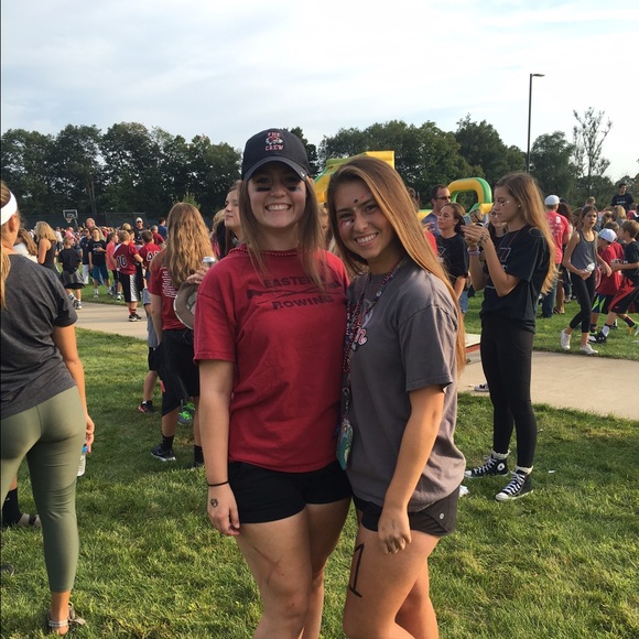 Profile Picture of Carly Hubbard (@chubbs_6) on Poshmark