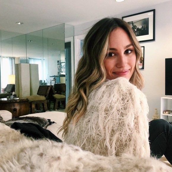 Profile Picture of Casey Jacobson (@caseyjacobson) on Poshmark
