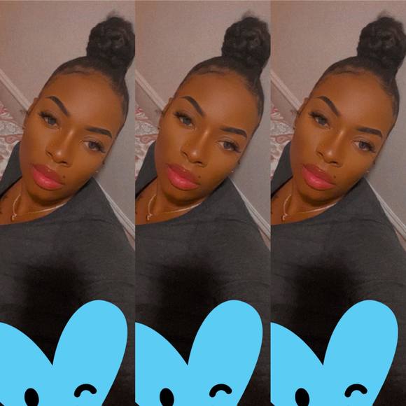 Profile Picture of Karen Allsopp griffith (@kakaybaby2) on Poshmark