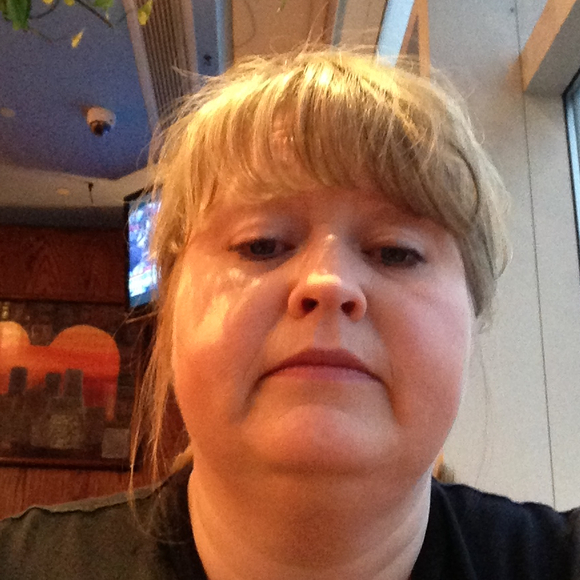 Profile Picture of Tina Almond (@tinaalmond) on Poshmark