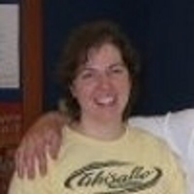 Profile Picture of Emily Hixson (@mlledefarge) on Twitter