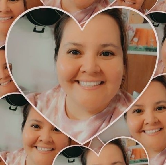 Profile Picture of Deedee Clarkson (@debraltcook) on Poshmark