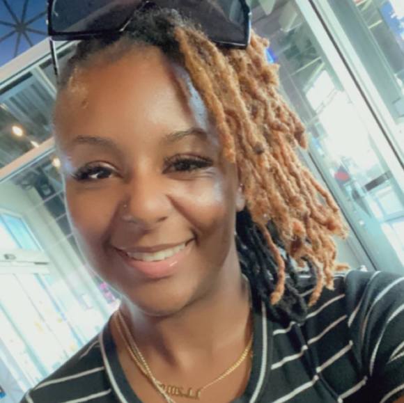 Profile Picture of Terrice Travers (@ttravers90) on Poshmark