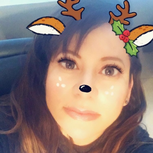Profile Picture of Maribel Renteria (@latinbel) on Poshmark