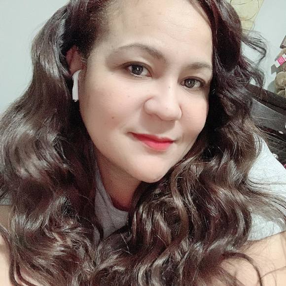 Profile Picture of Wendy Cruz (@wendycruz2875) on Poshmark