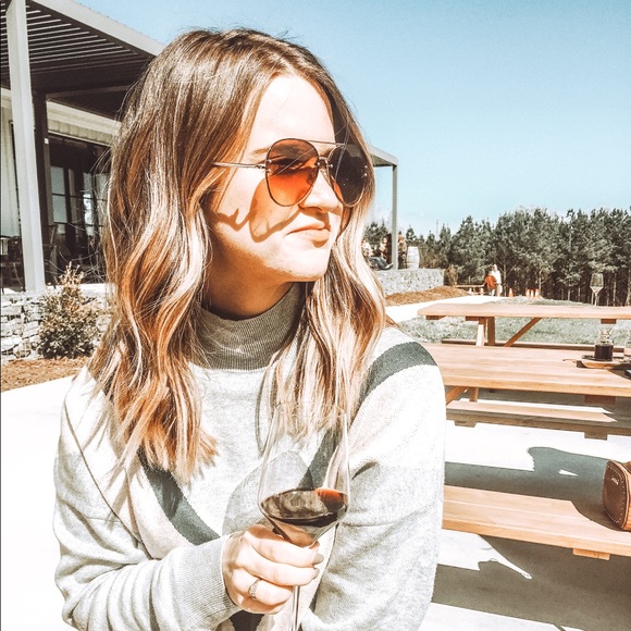 Profile Picture of Kellie Dippel (@kellierd) on Poshmark