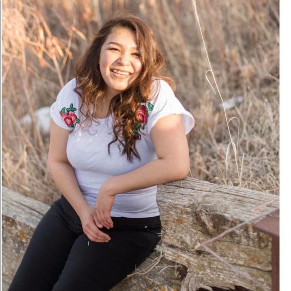 Profile Picture of Kylee Lilley (@kylee1lilley) on Poshmark