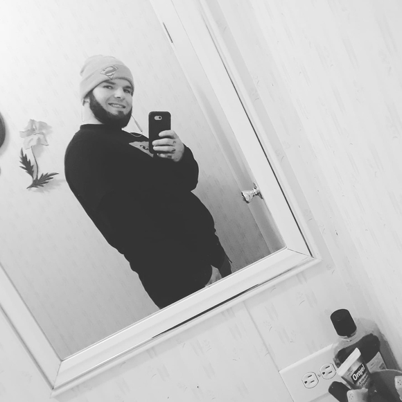 Profile Picture of Jarvis Allemond (@jarvisallemond) on Poshmark