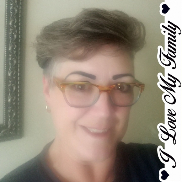 Profile Picture of Barb Schanke (@bts1959) on Poshmark