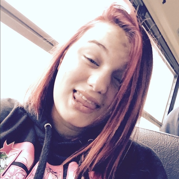 Profile Picture of Crissa Holmes (@crissaboo00) on Poshmark