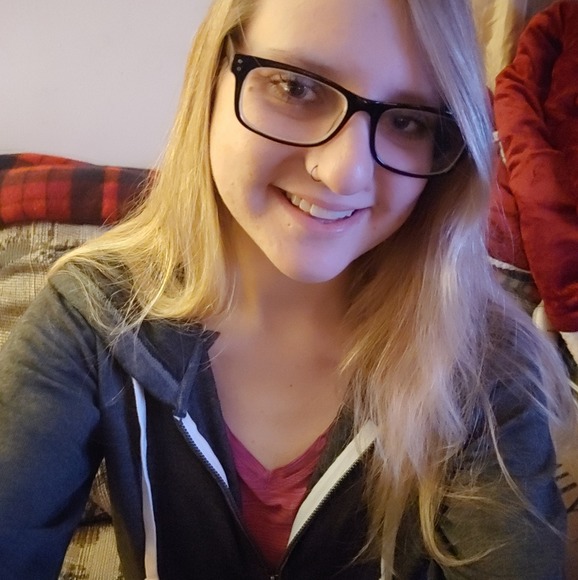 Profile Picture of Shay Hayes (@shayhayes) on Poshmark