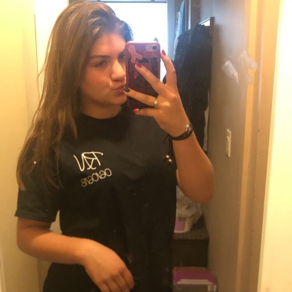 Profile Picture of Alexandria scudder Scudder (@scudder0202) on Poshmark