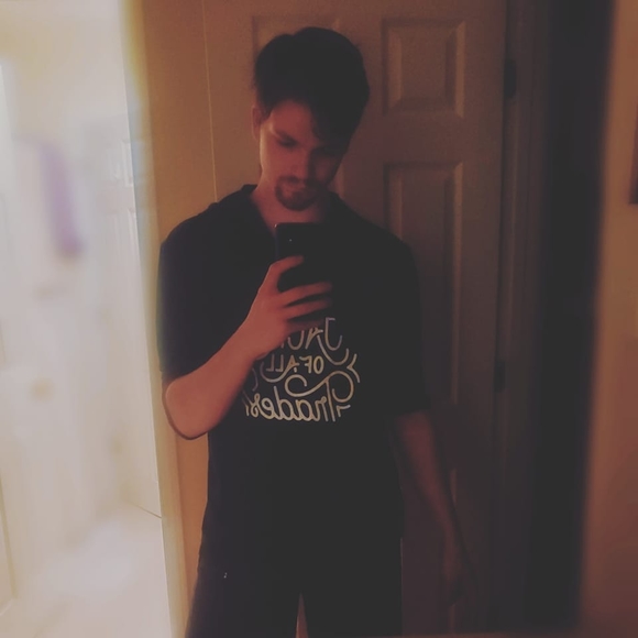 Profile Picture of Jonathan Steinbach (@jonathandstein) on Poshmark