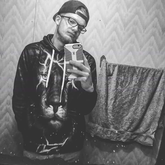 Profile Picture of Clayton Leonard (@clay123456789) on Poshmark