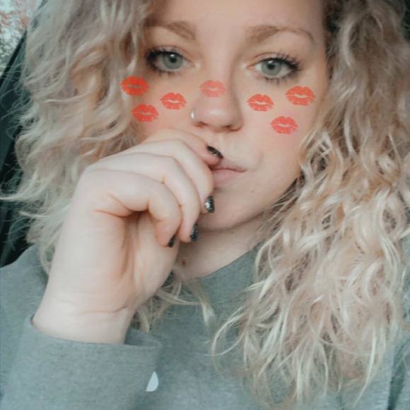 Profile Picture of Lee Bailey (@annabeezz) on Poshmark